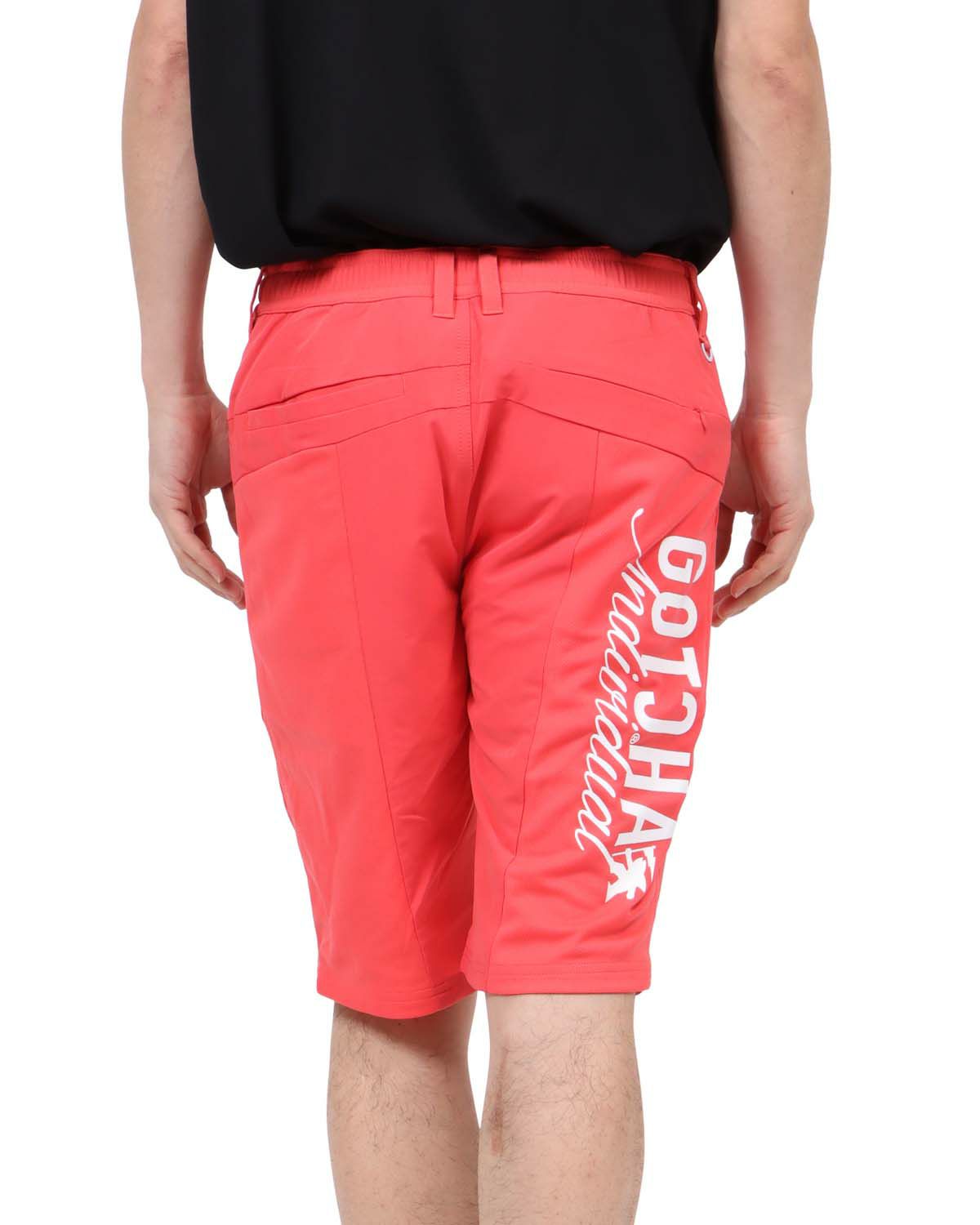 ラズベリー：180cm67kg(Mサイズ着用)