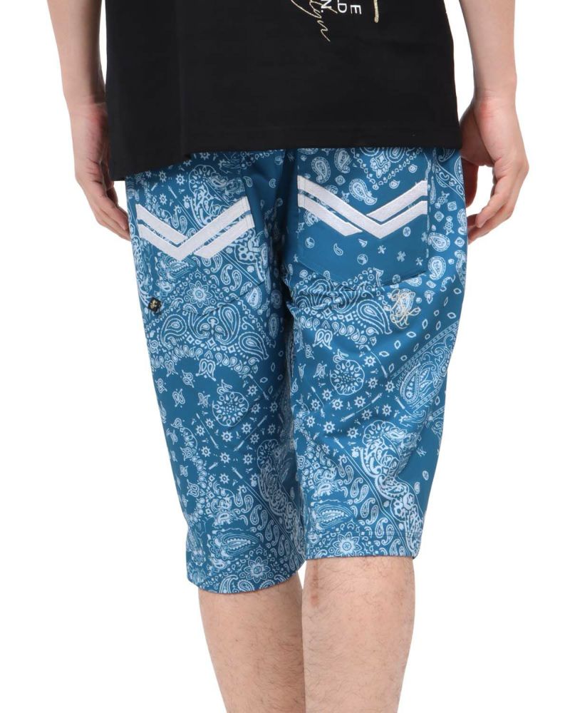 エメラルドグリーン：180cm67kg(32inc着用)
