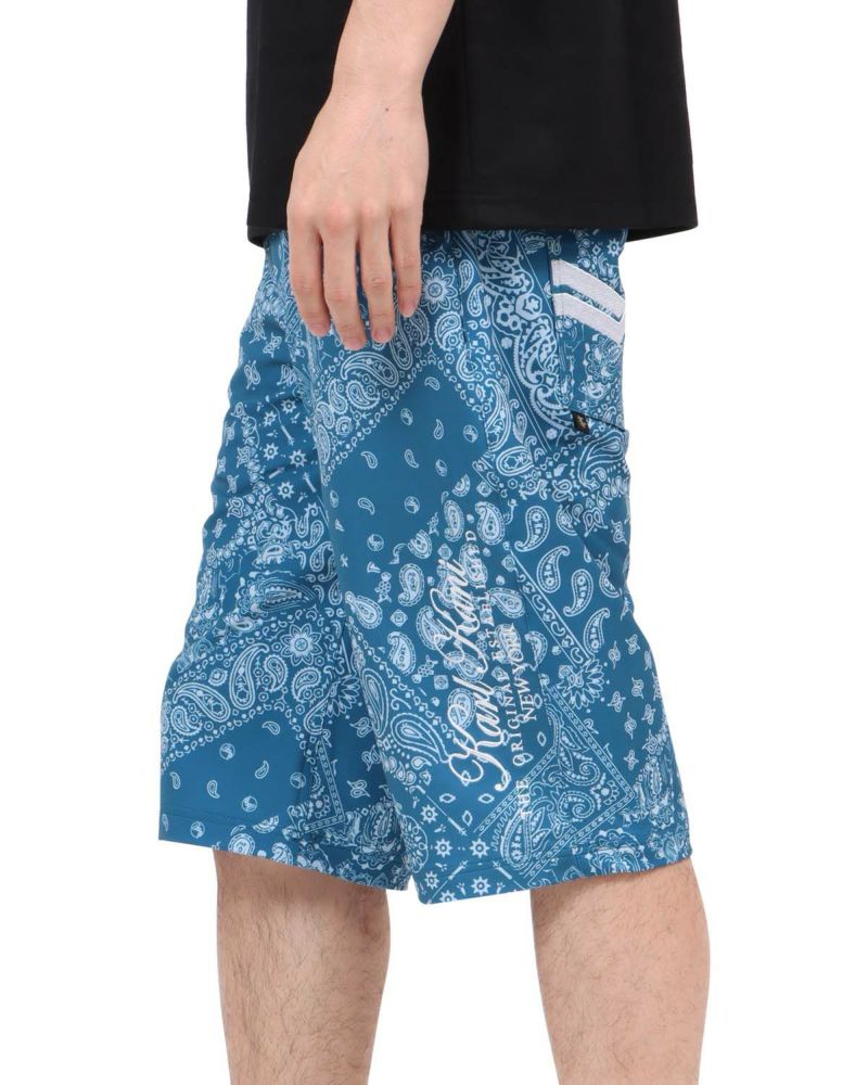 エメラルドグリーン：180cm67kg(32inc着用)