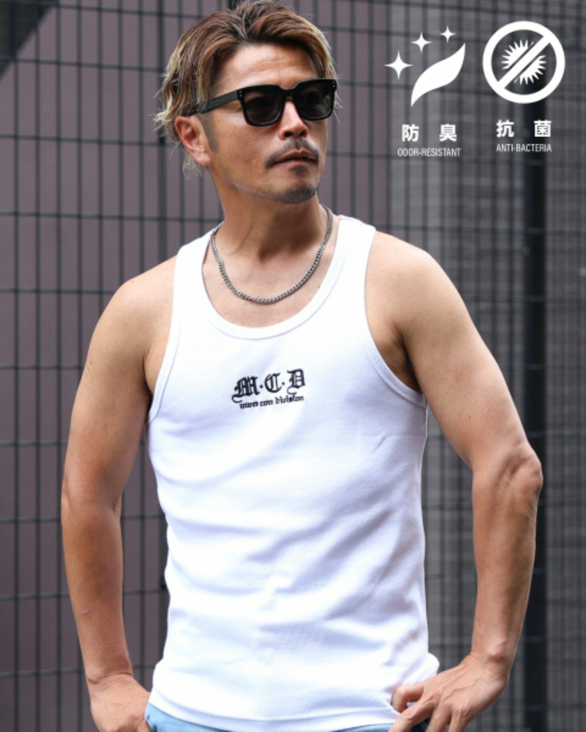 ホワイト：173cm/72kg(Lサイズ着用)