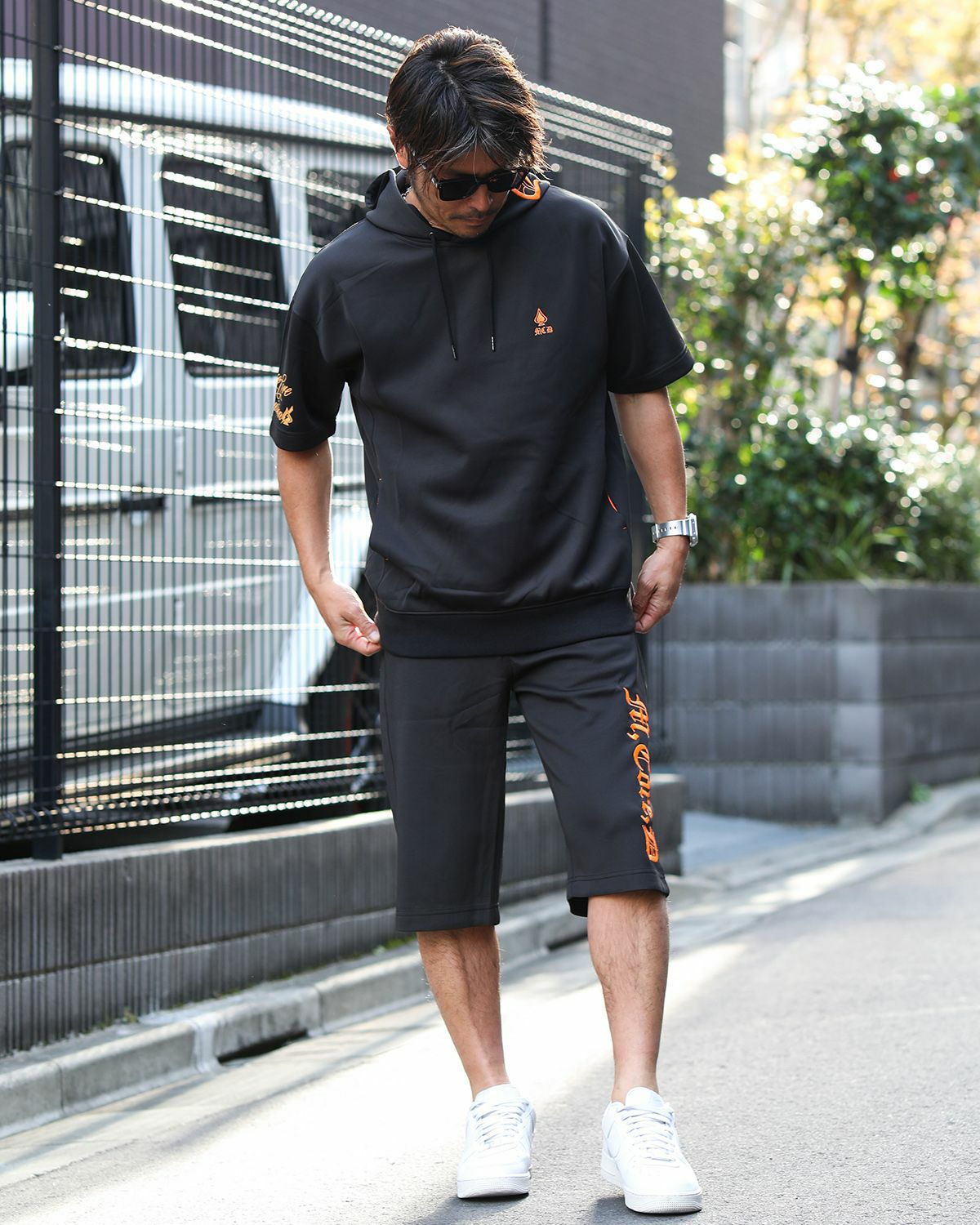 ブラック:173cm/72kg(Lサイズ着用)