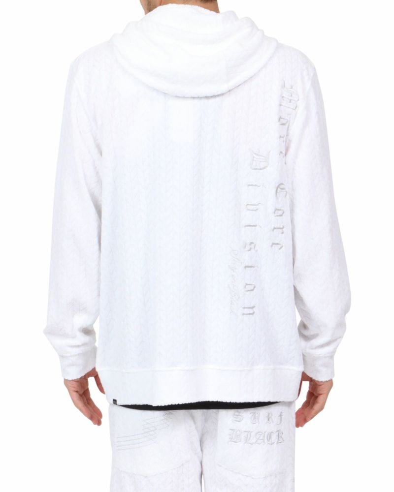 ホワイト：180cm67kg(Lサイズ着用)