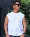 ホワイト:173cm/72kg(Lサイズ着用)