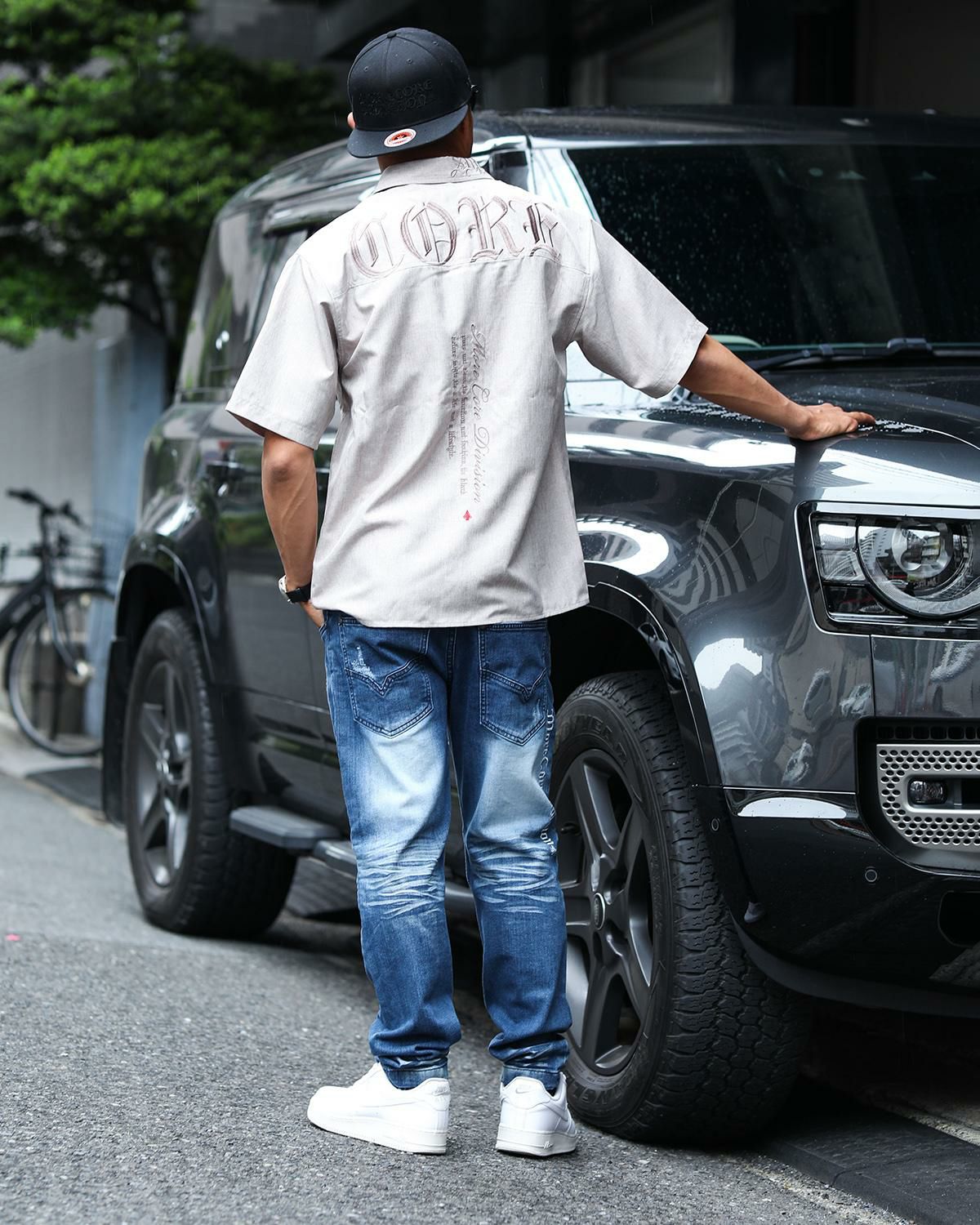 ベージュ:172cm/72kg(Lサイズ着用)