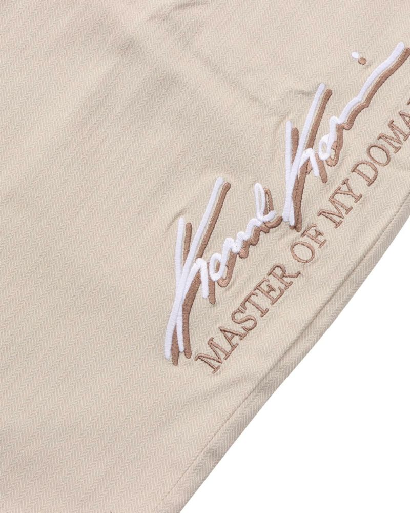 サンドベージュ