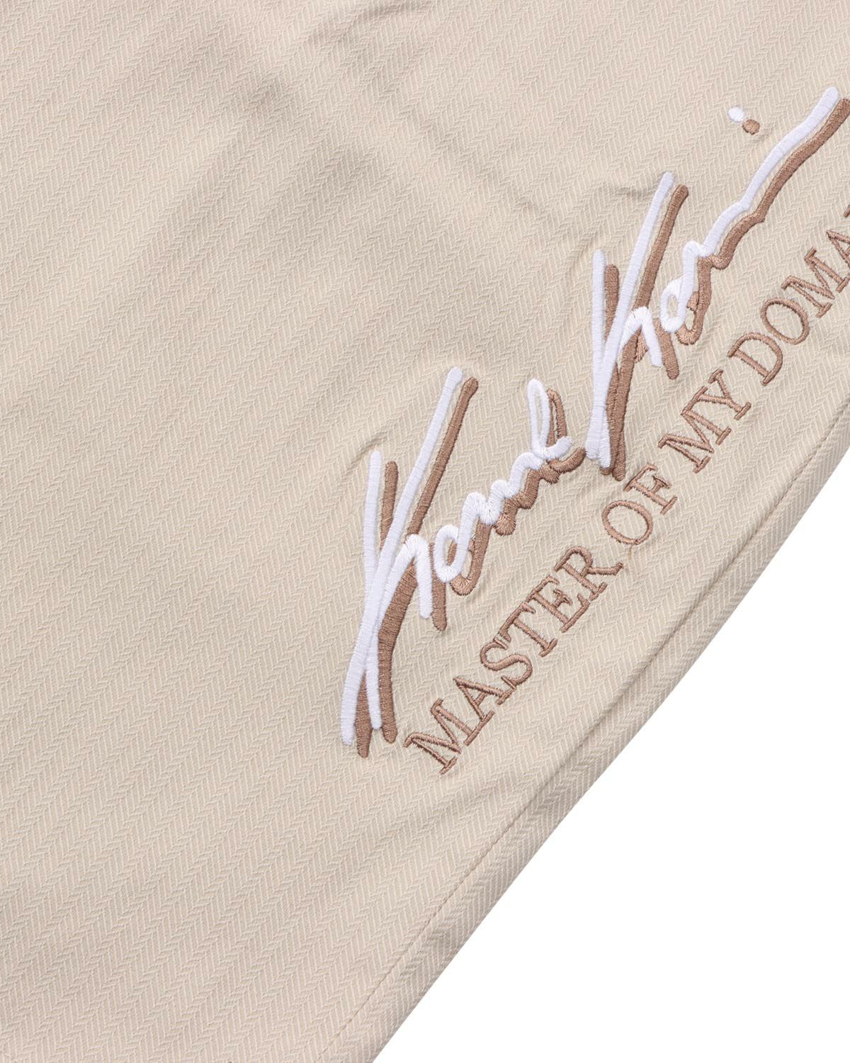 サンドベージュ