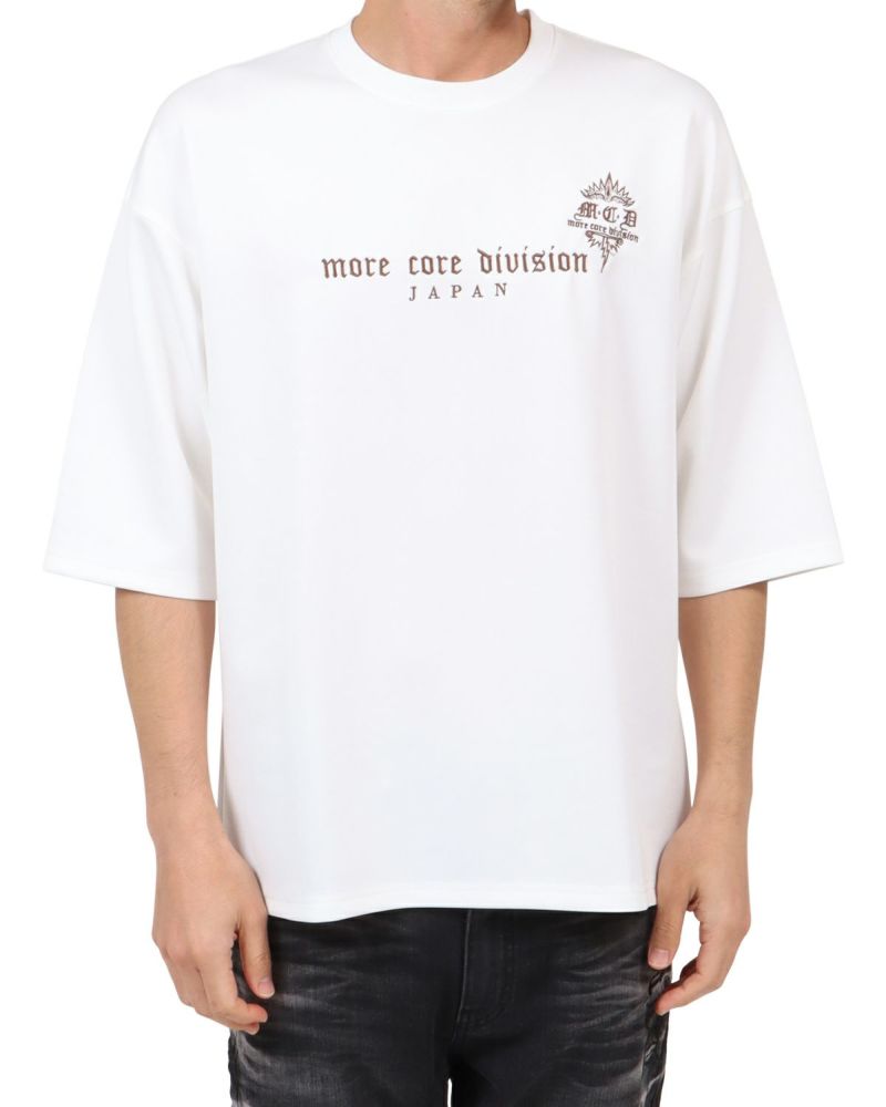 ホワイト：180cm67kg(Lサイズ着用)