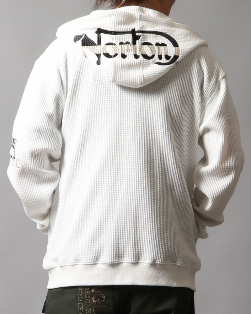 ホワイト：178cm/75kg(Lサイズ着用)