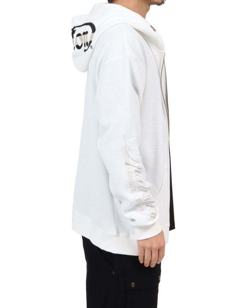 ホワイト：180cm67kg(Lサイズ着用)