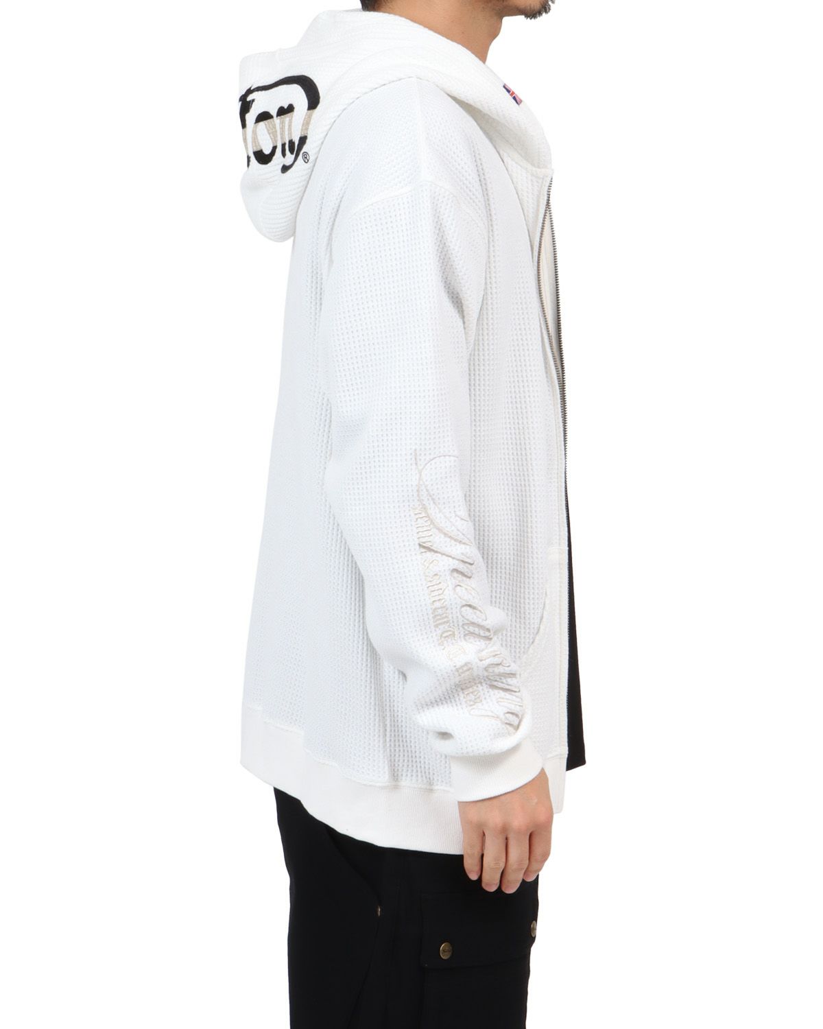 ホワイト：180cm67kg(Lサイズ着用)