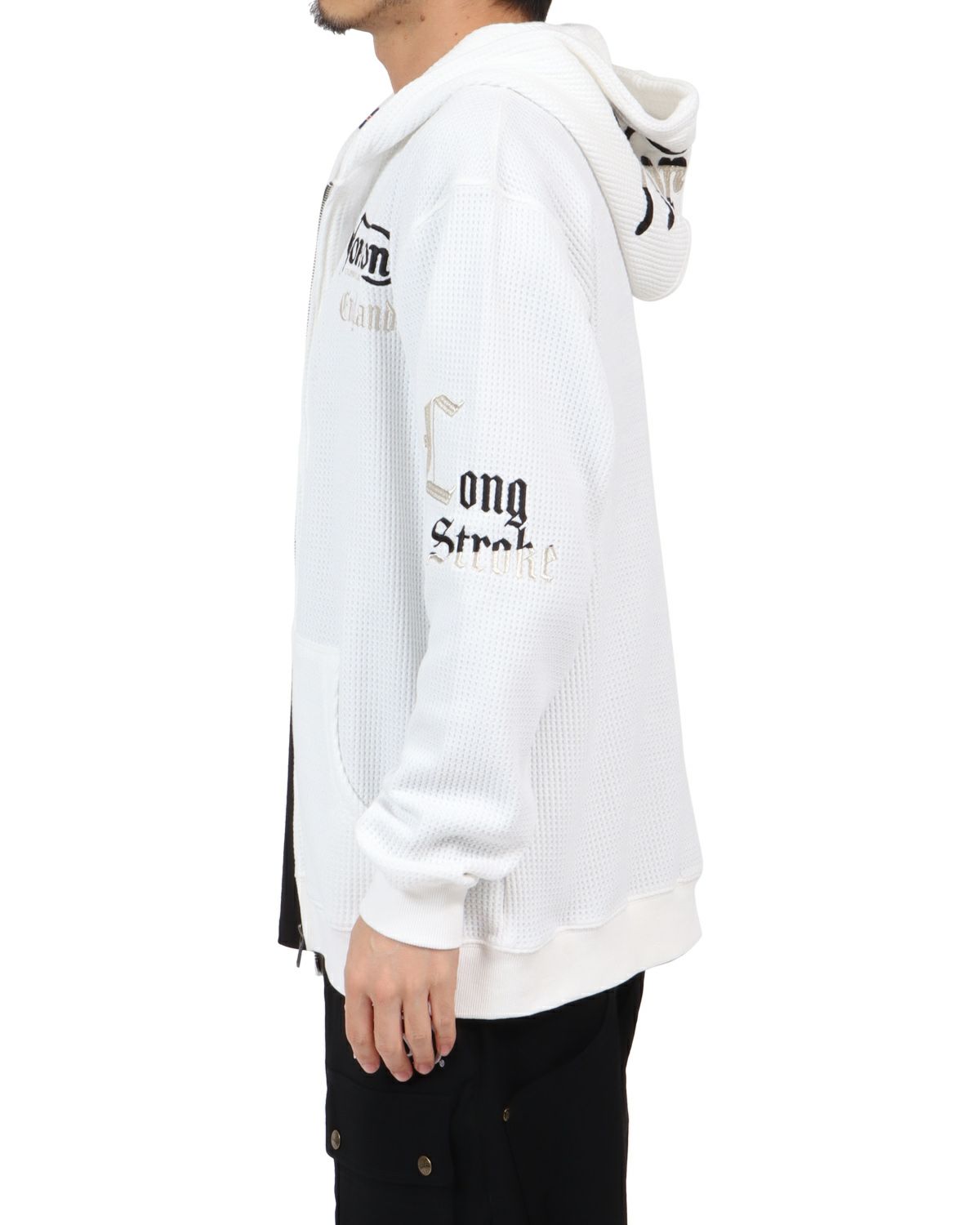 ホワイト：180cm67kg(Lサイズ着用)