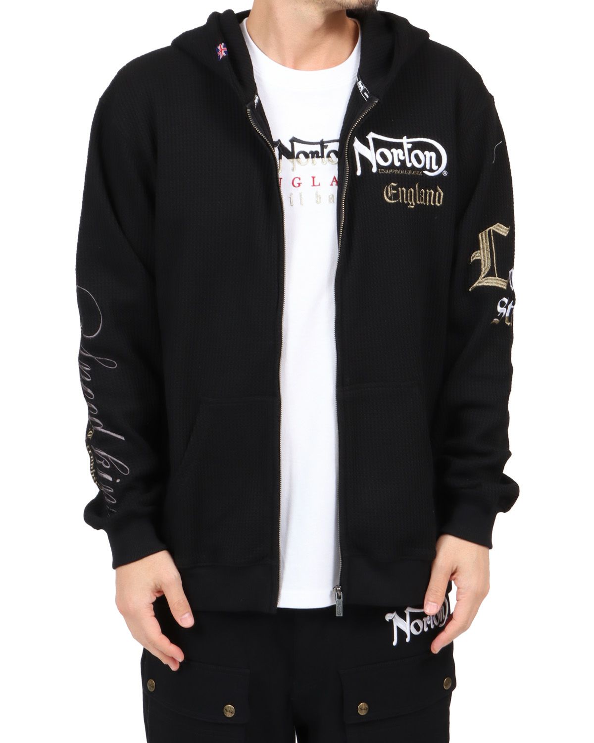 ブラック：180cm67kg(Lサイズ着用)