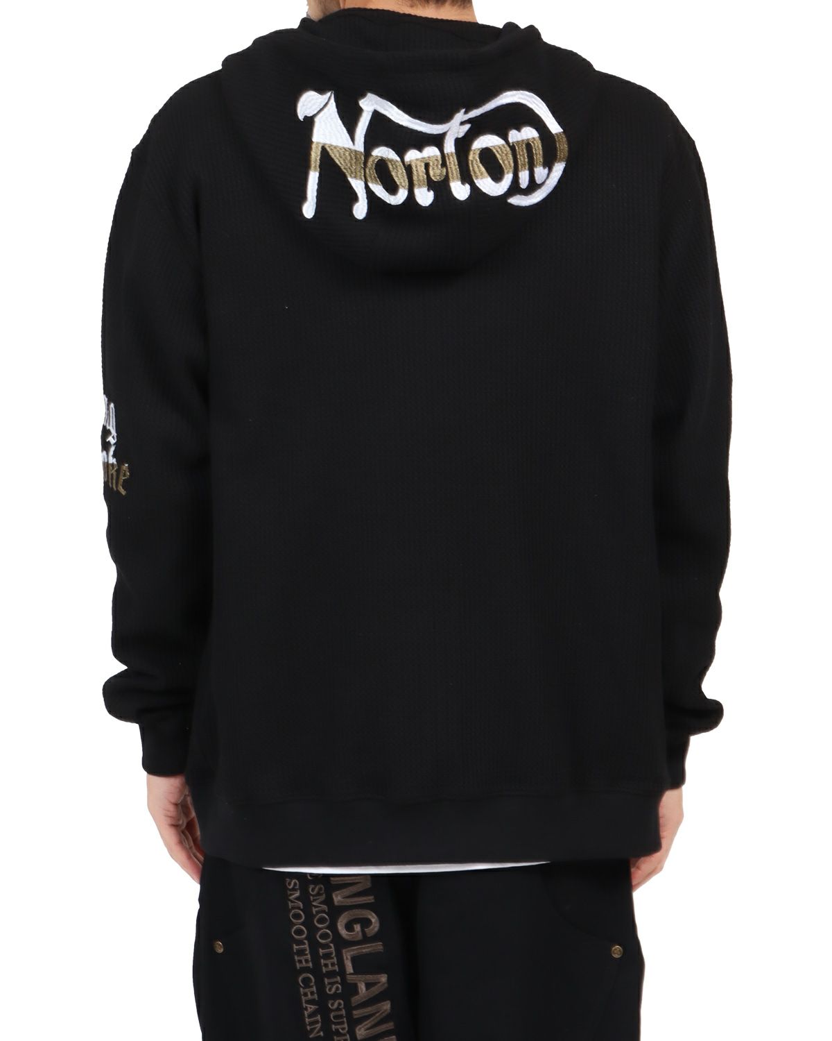 ブラック：180cm67kg(Lサイズ着用)