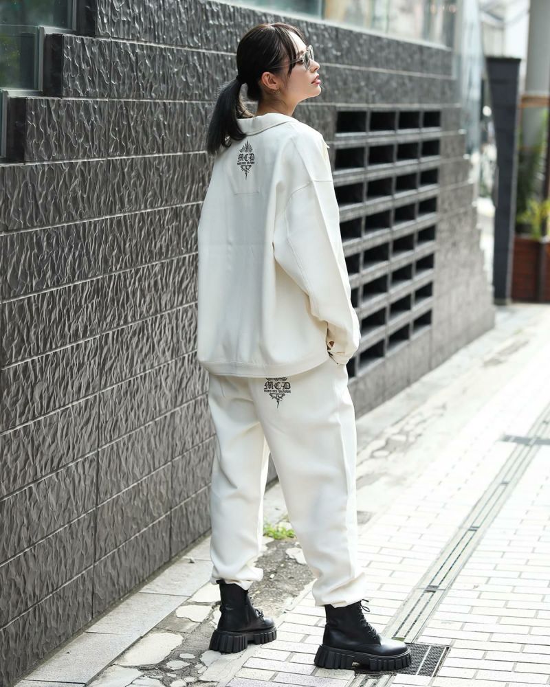 オフホワイト:173cm(Lサイズ着用)