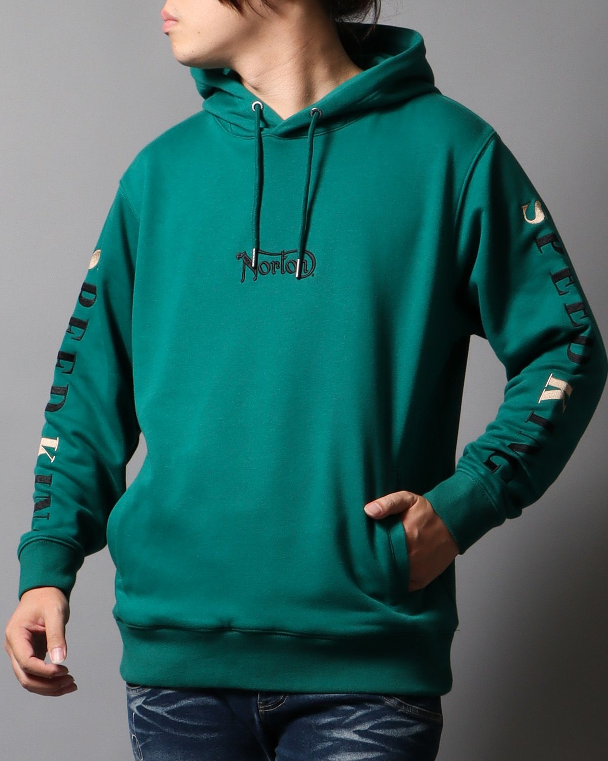 グリーン：178cm/75kg(Lサイズ着用)