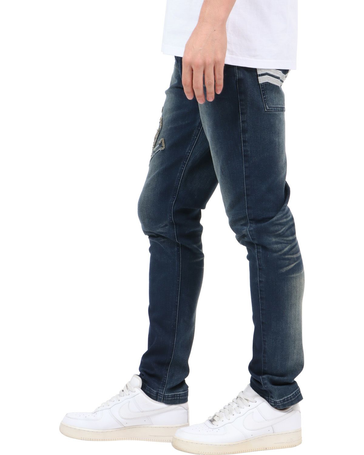 インディゴ：180cm67kg(32inc着用)