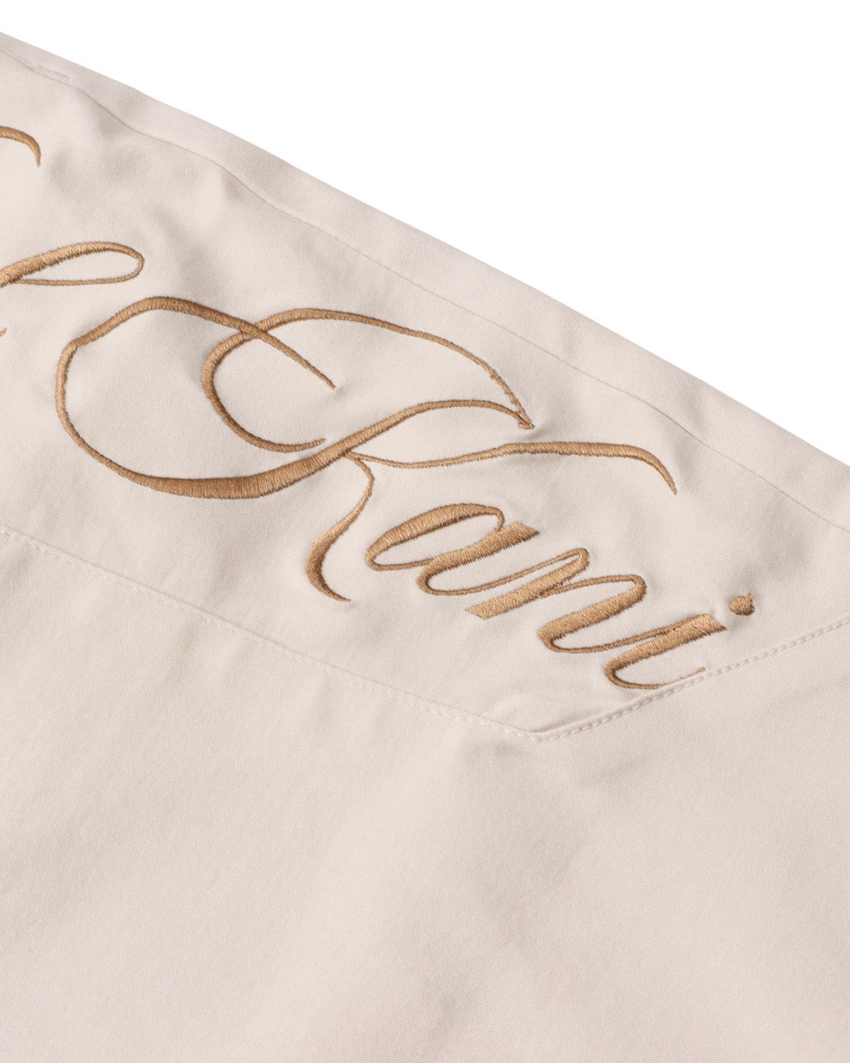 サンドベージュ