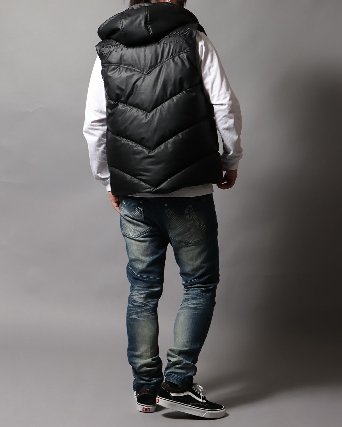 ブラック：178cm/75kg(Lサイズ着用)