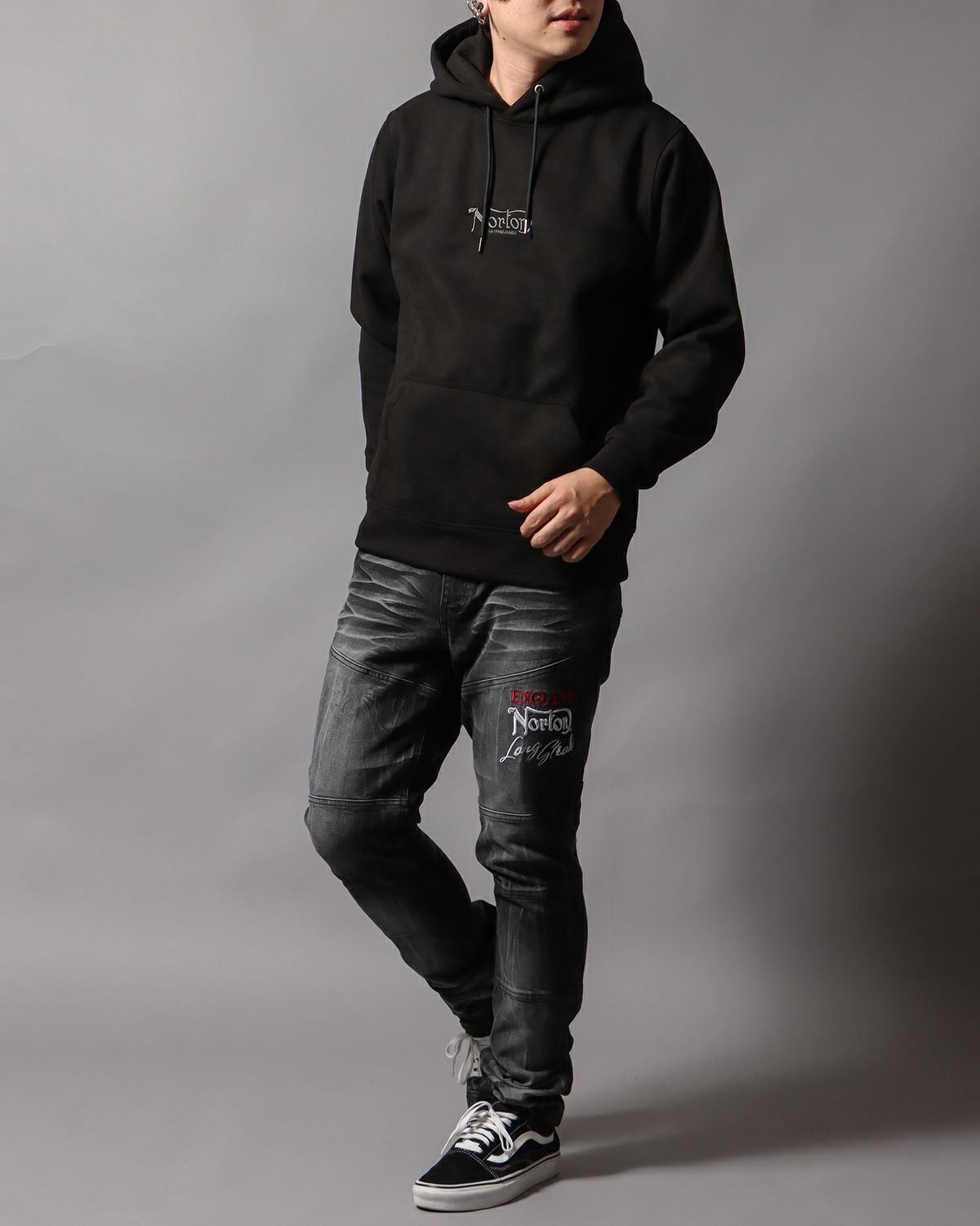 ブラック：178cm/75kg(Lサイズ着用)