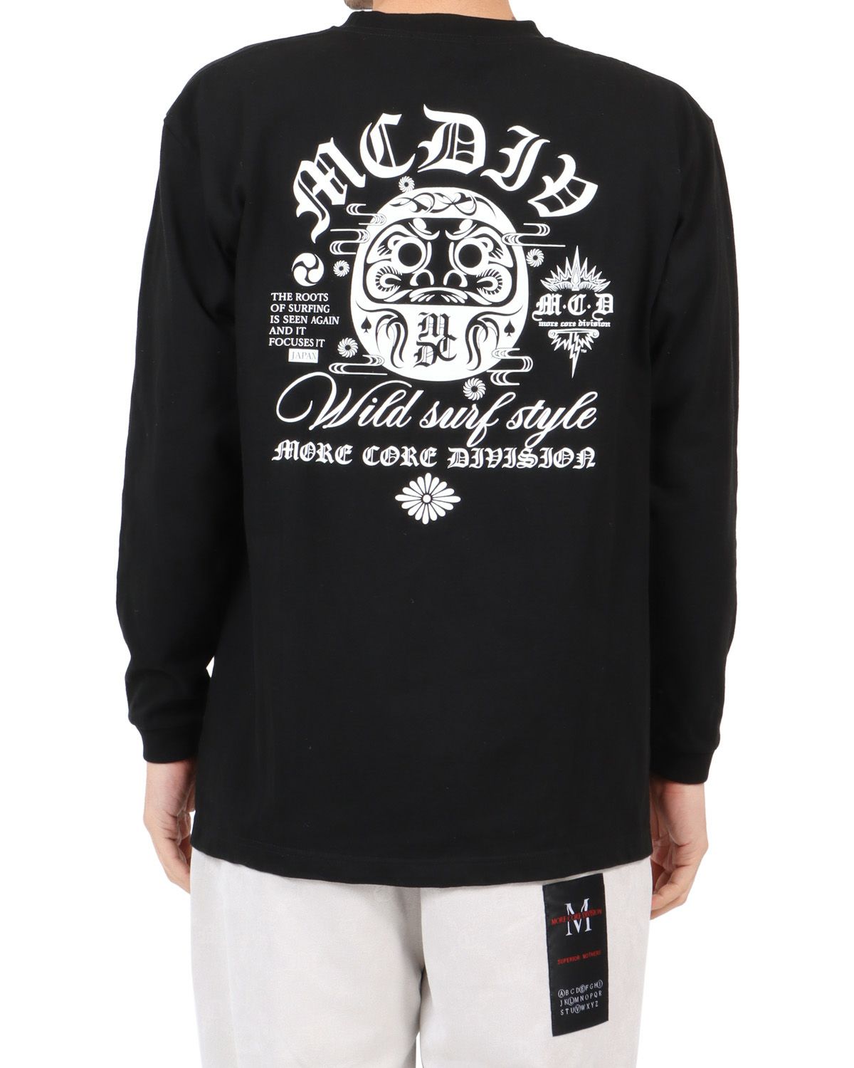 ブラック：180cm67kg(Lサイズ着用)