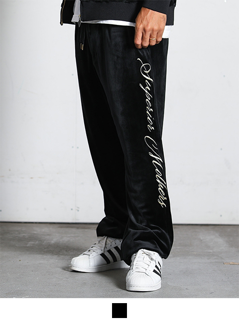 ブラック:172cm/72kg(Lサイズ着用)