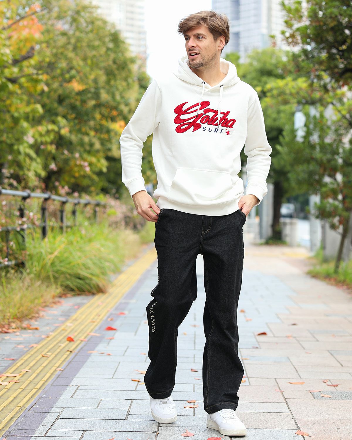 オフホワイト:183cm70kg(Lサイズ着用)