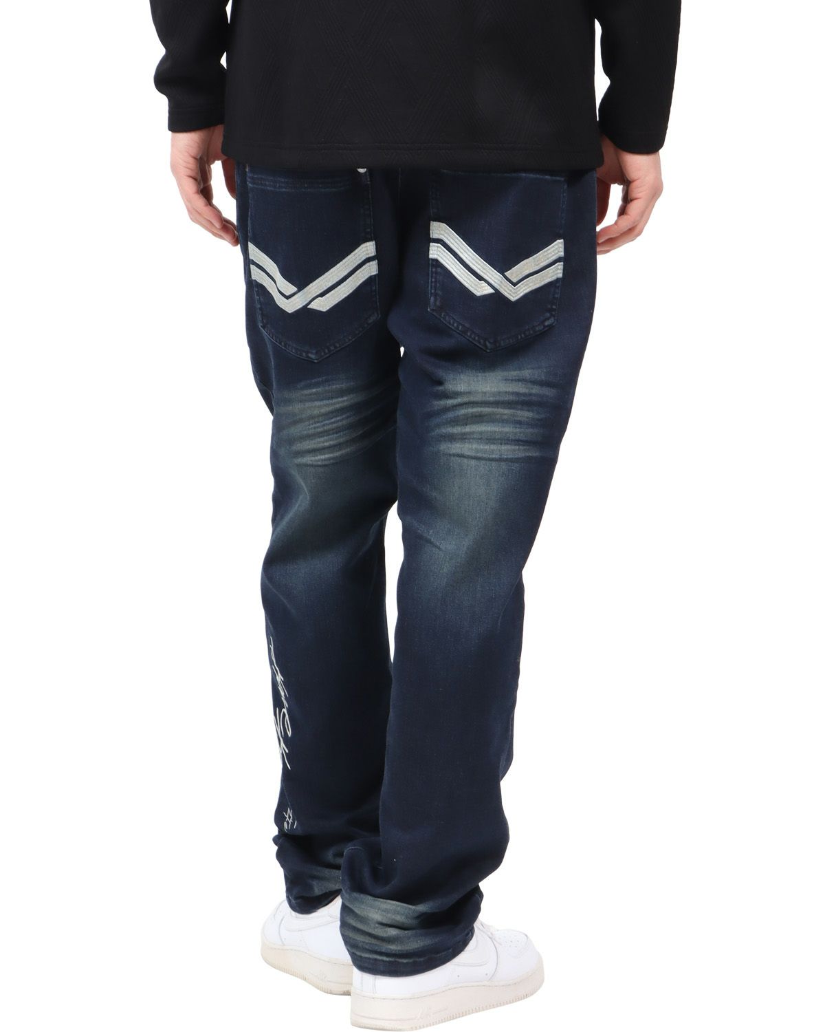 インディゴ：180cm67kg(32inc着用)