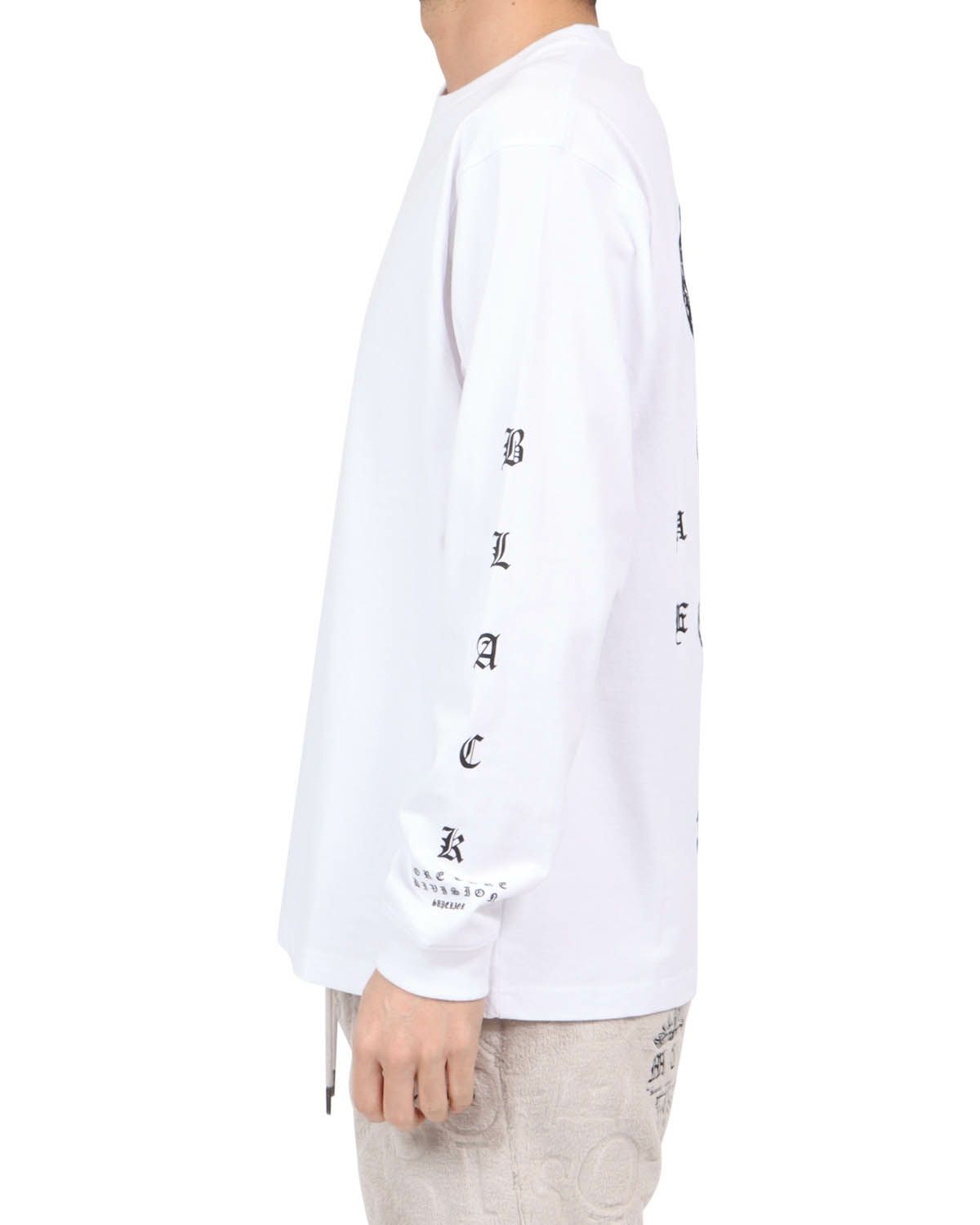 ホワイト：180cm67kg(Lサイズ着用)