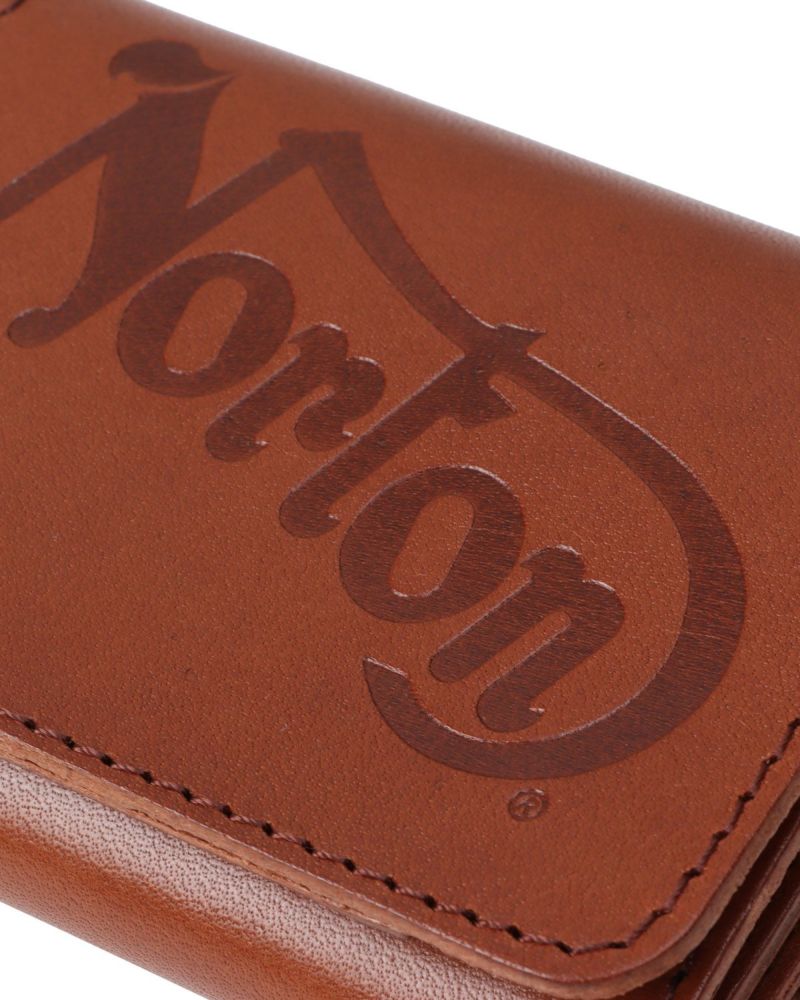 ダークブラウン