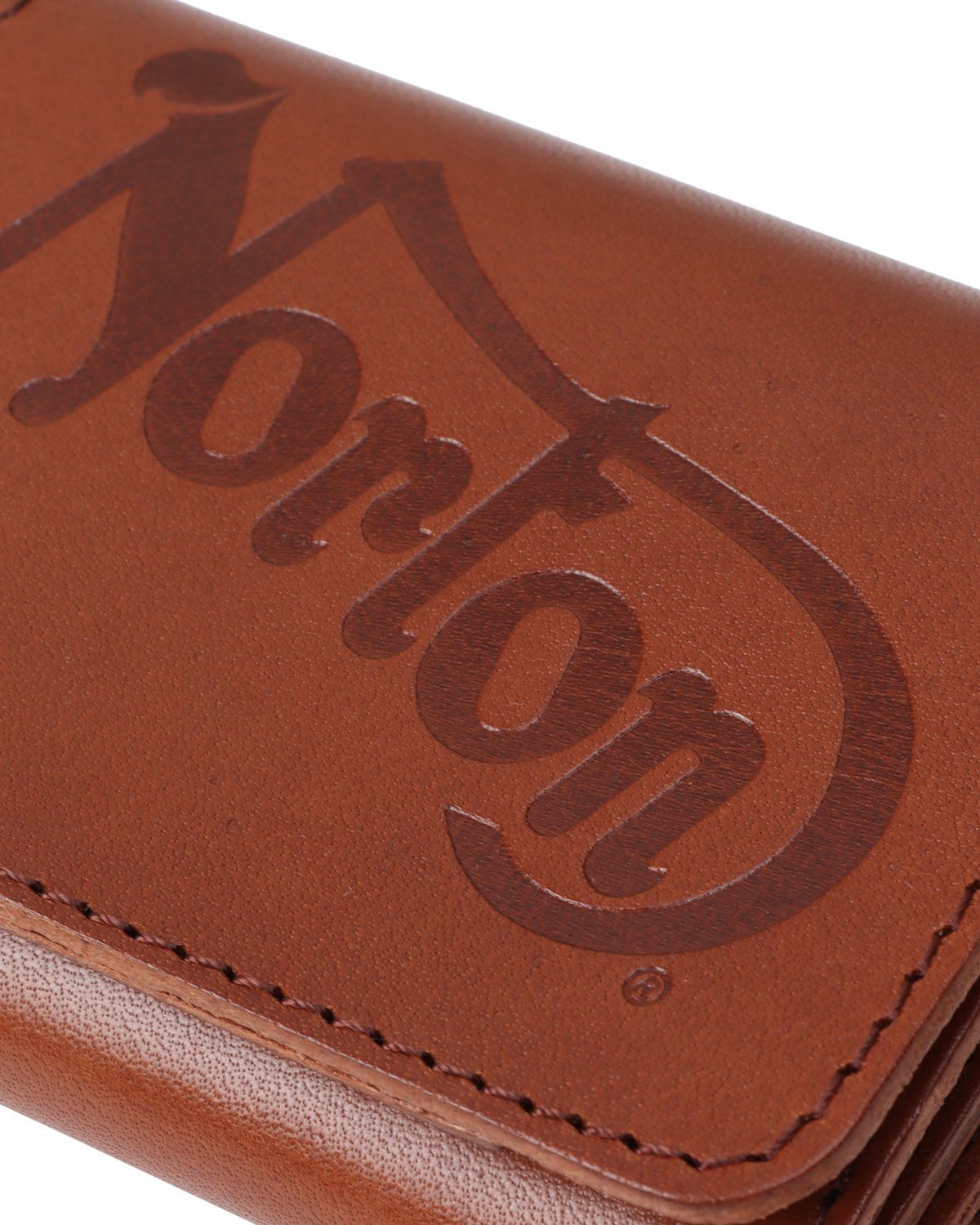 ダークブラウン