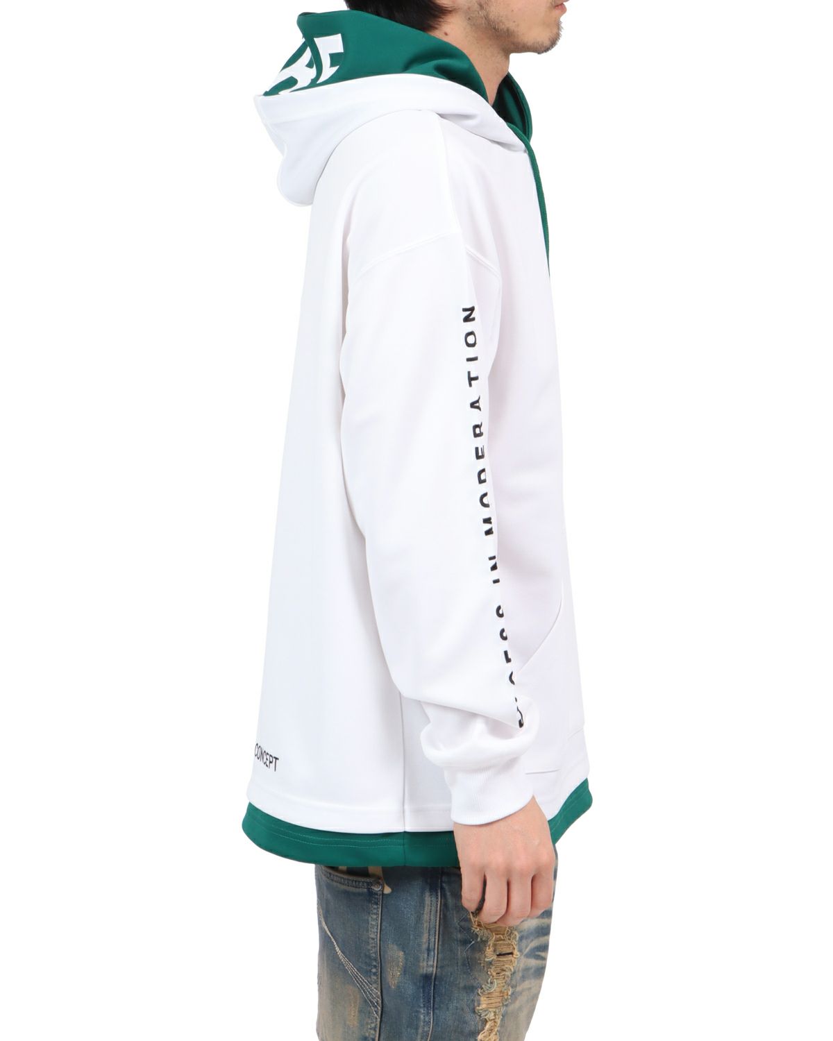 ホワイト：180cm67kg(Lサイズ着用)