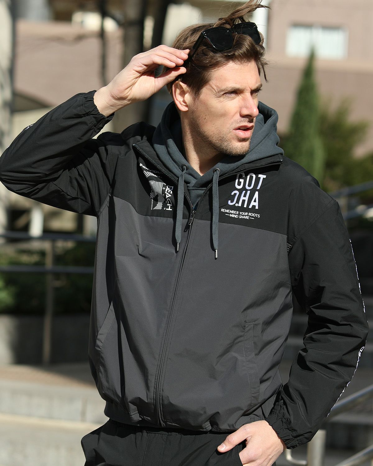 ブラック:183cm70kg(Lサイズ着用)