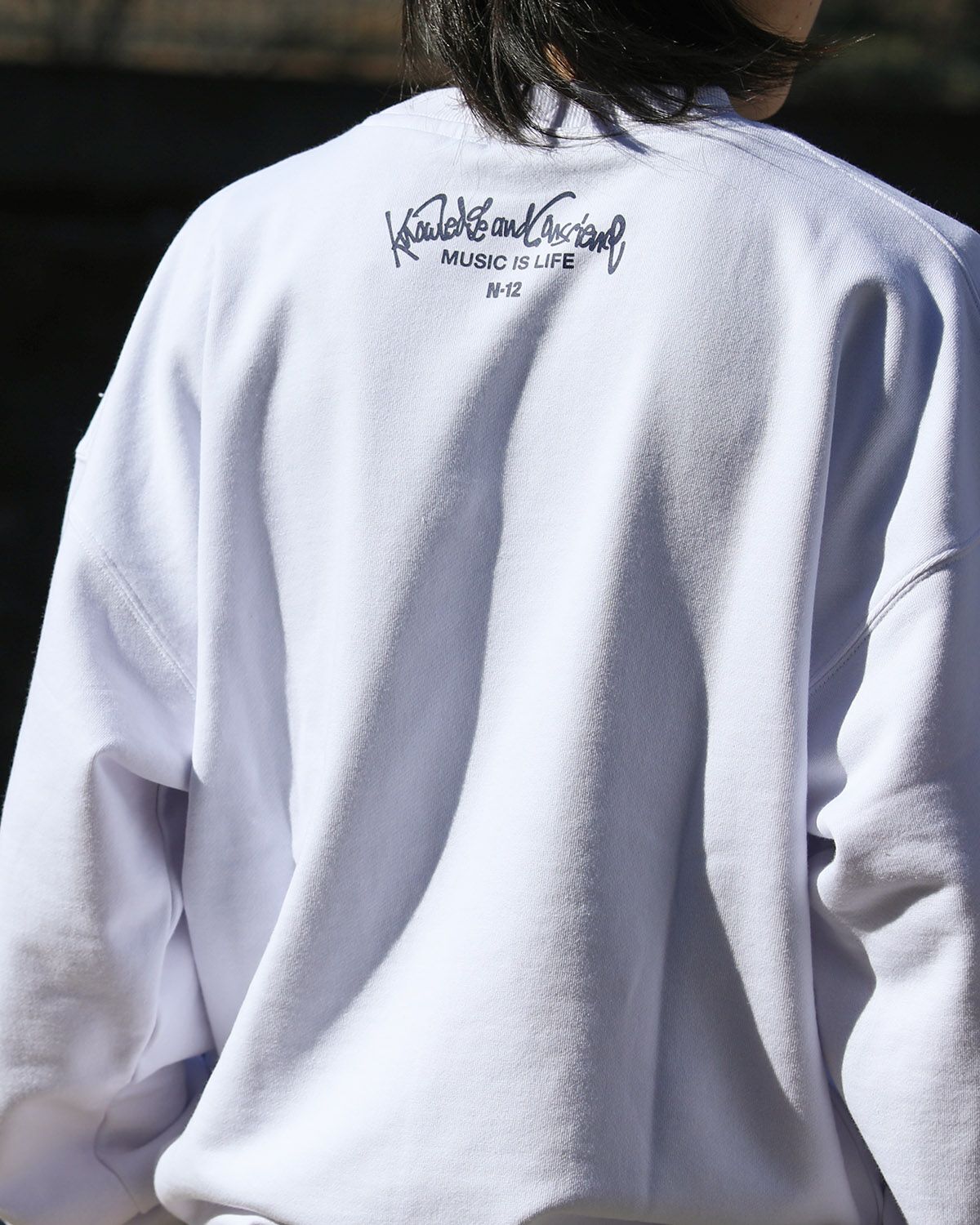 ホワイト：168cm55kg(Lサイズ着用)