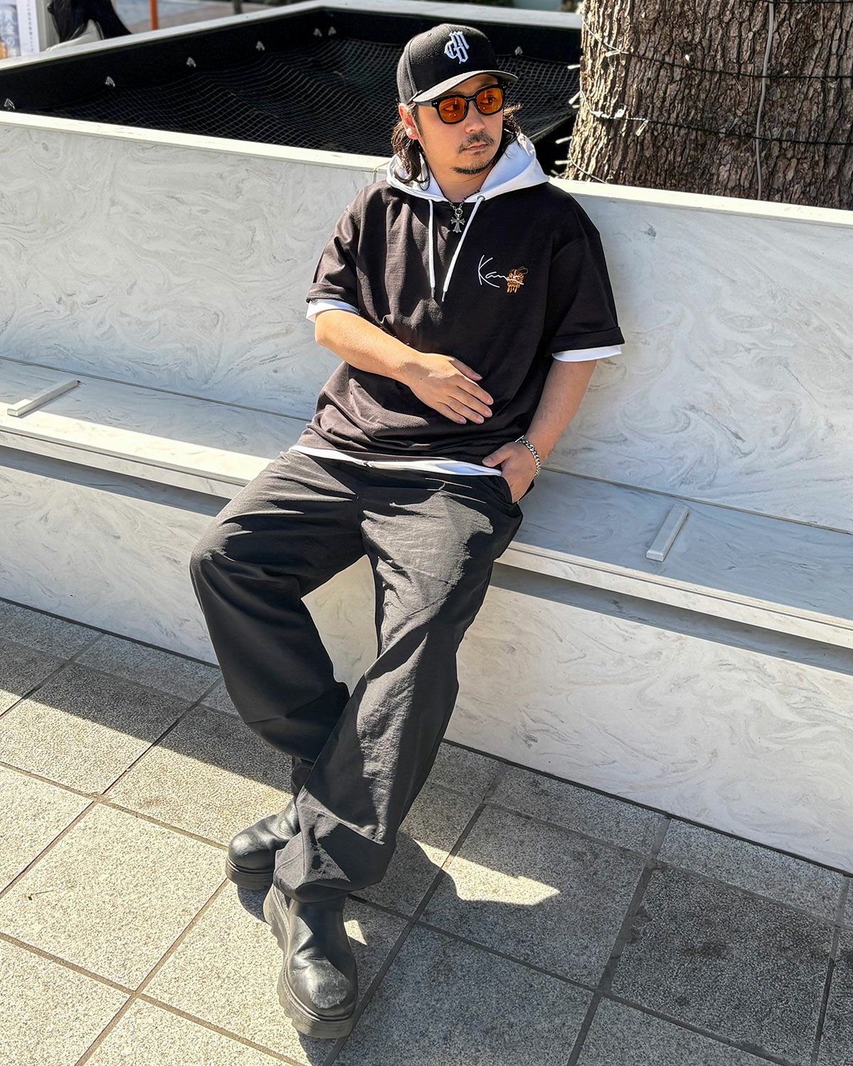 ブラック