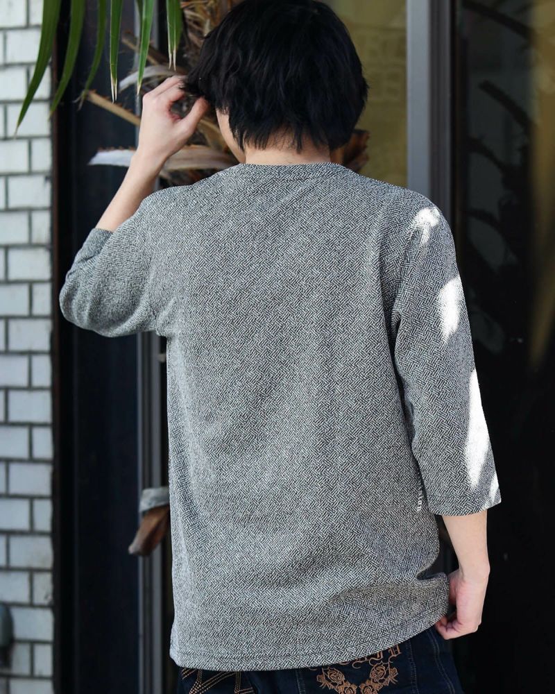 ブラック:173cm/63kg(XLサイズ着用)