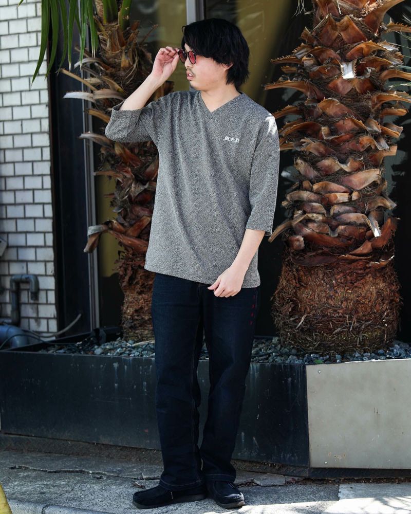 ブラック:173cm/63kg(XLサイズ着用)