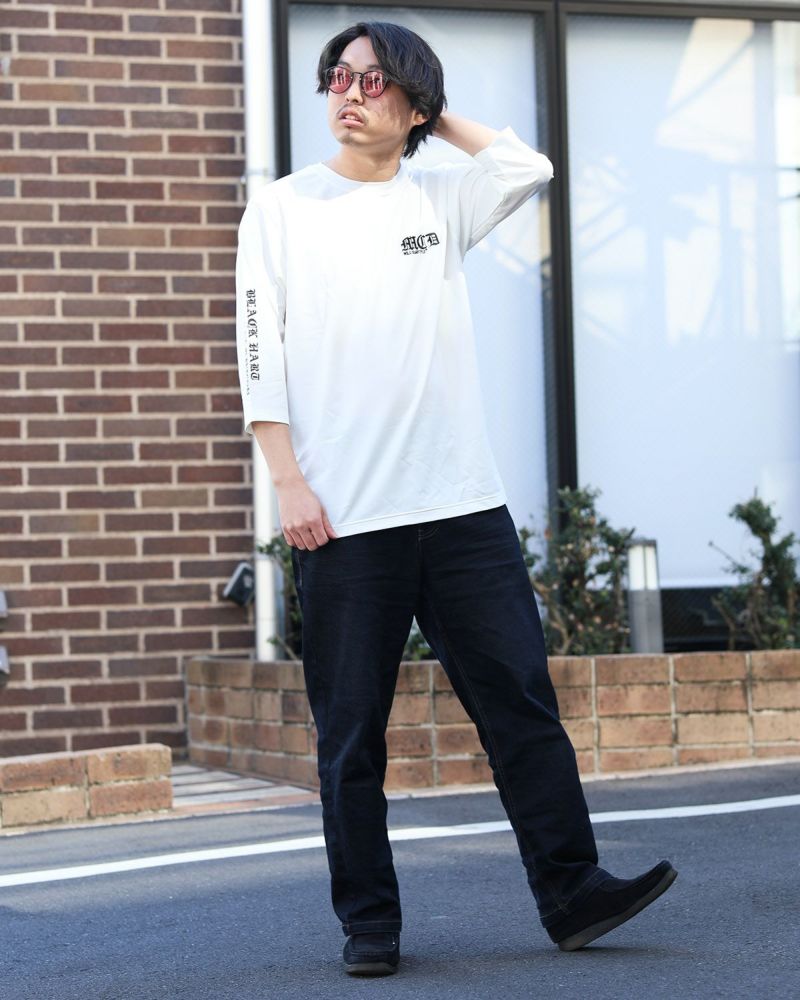 ホワイト:173cm/63kg(Lサイズ着用)