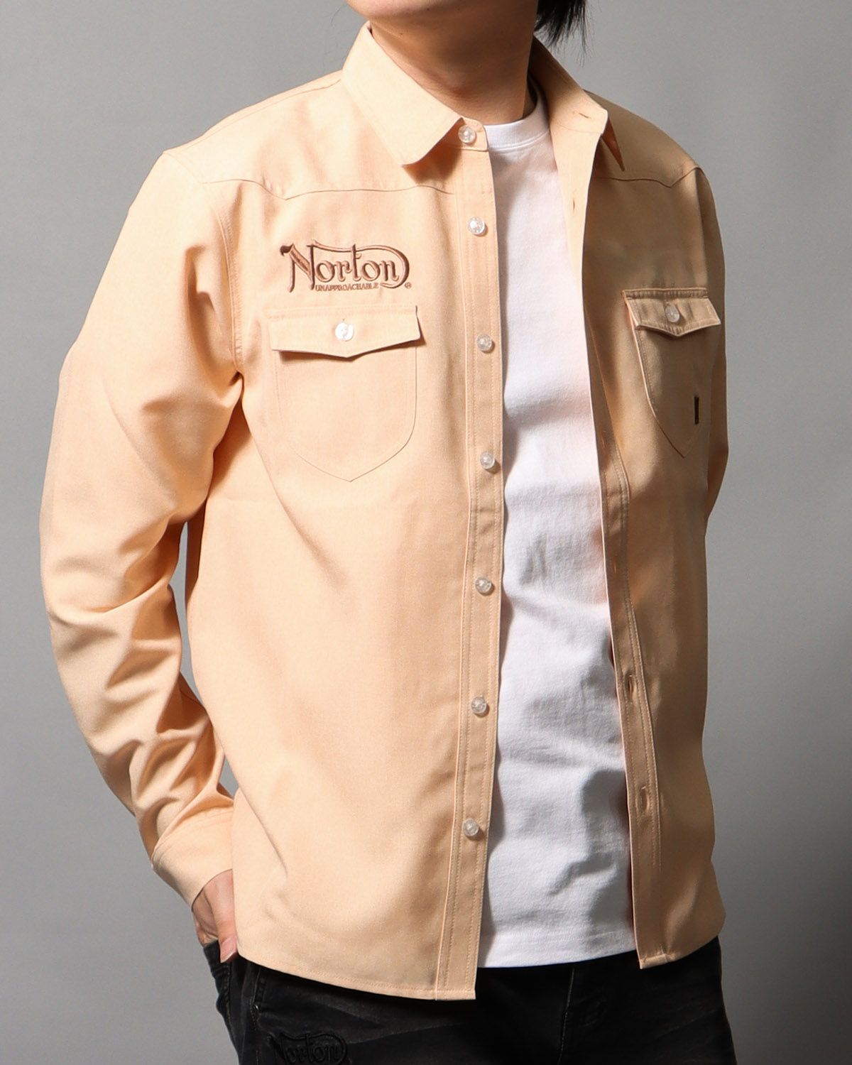 オレンジ：178cm/75kg(Lサイズ着用)