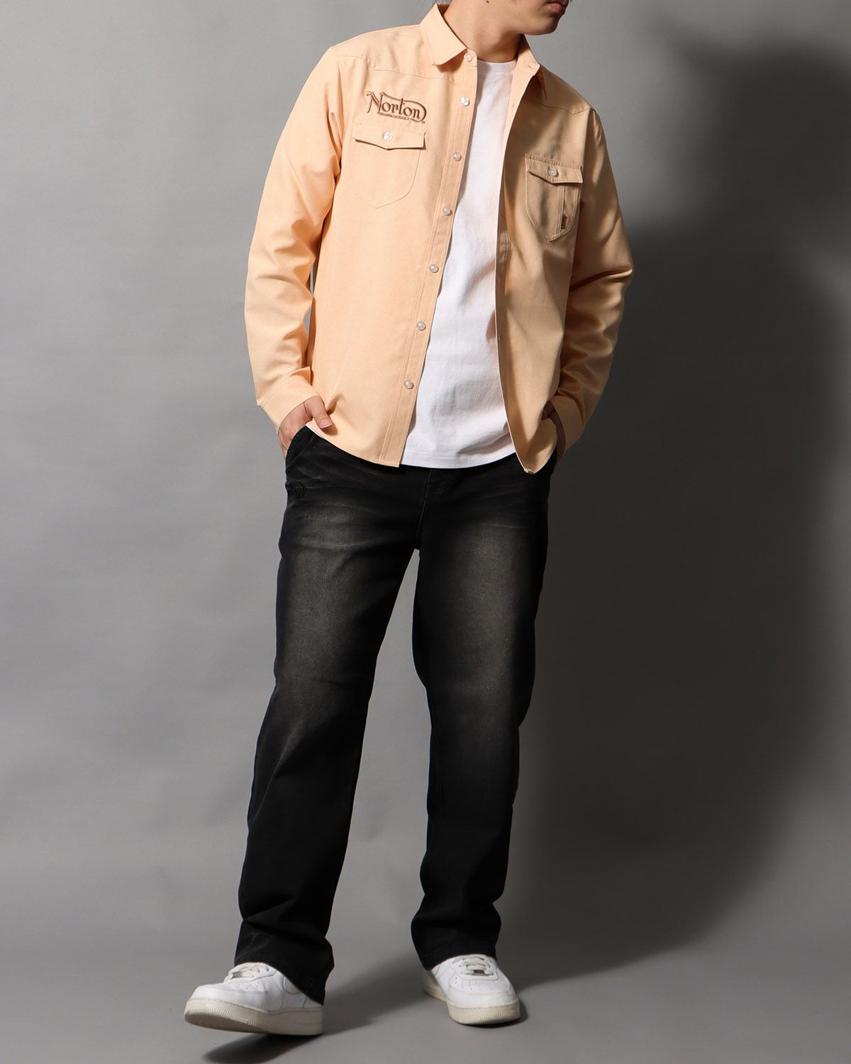 オレンジ：178cm/75kg(Lサイズ着用)