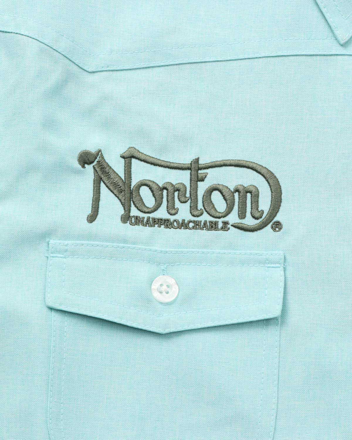 ミントグリーン