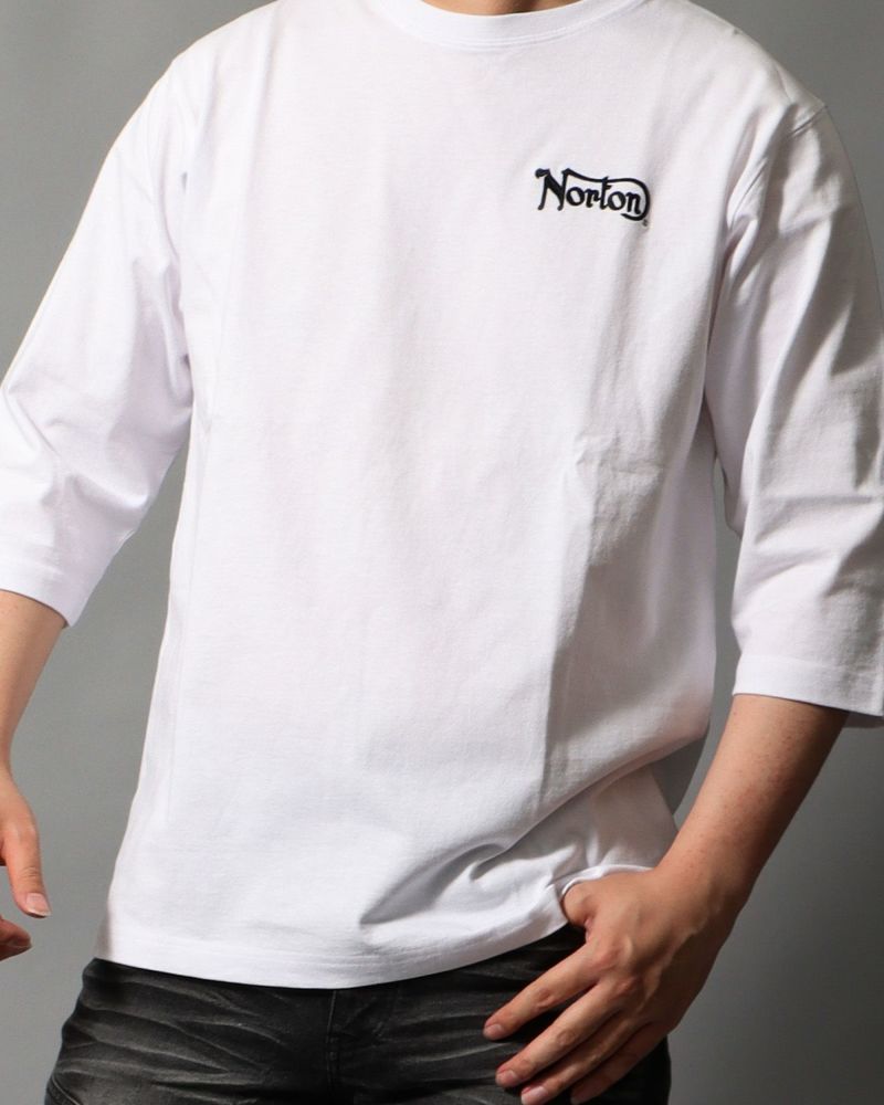 ホワイト：178cm/75kg(Lサイズ着用)