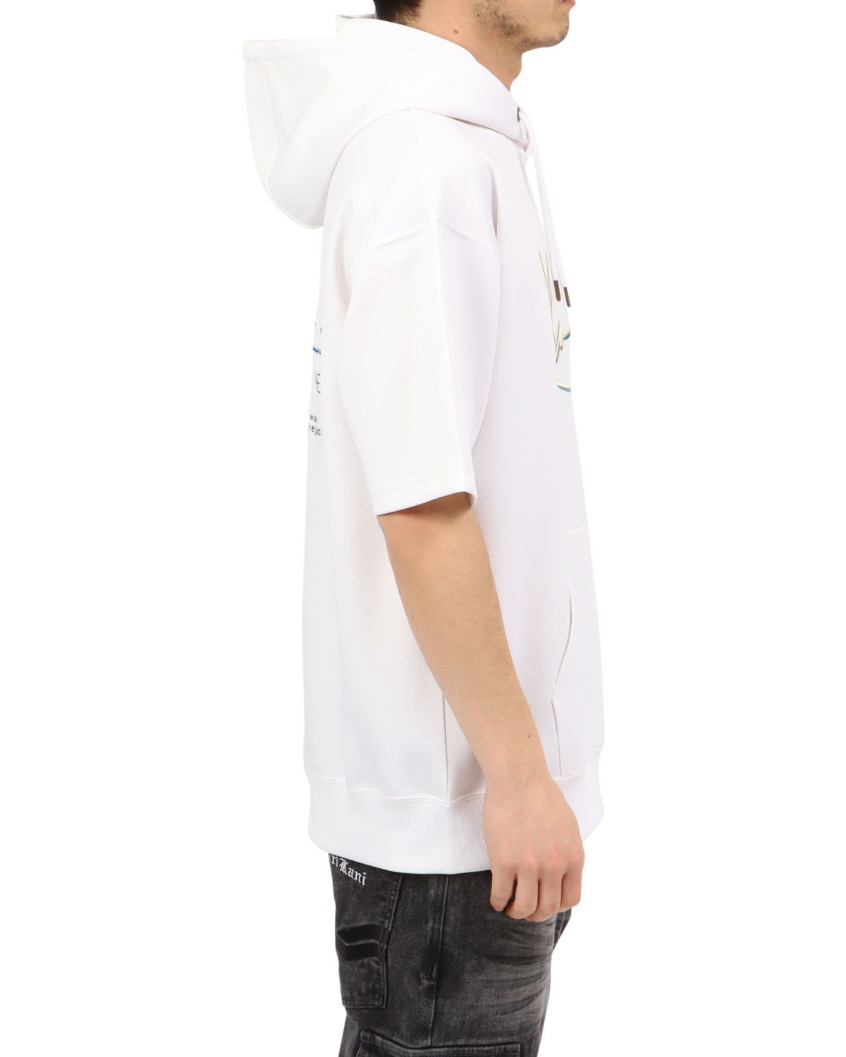 ホワイト：180cm67kg(Lサイズ着用)