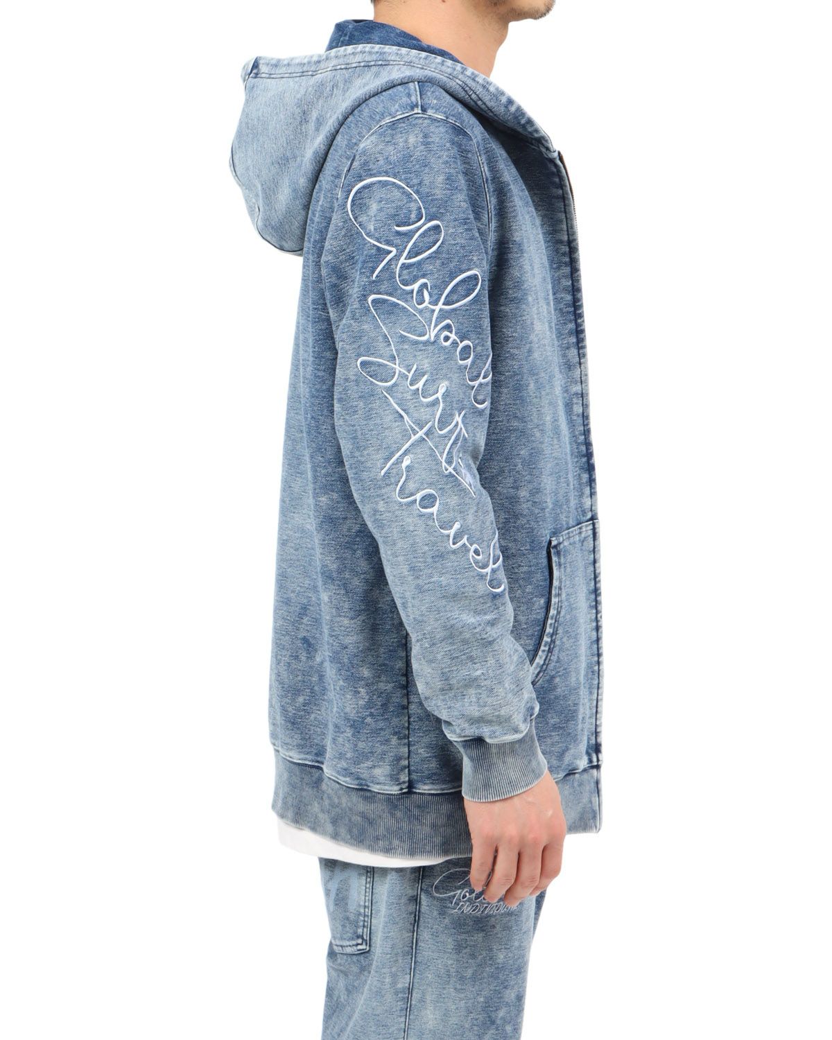 インディゴ：180cm67kg(Lサイズ着用)