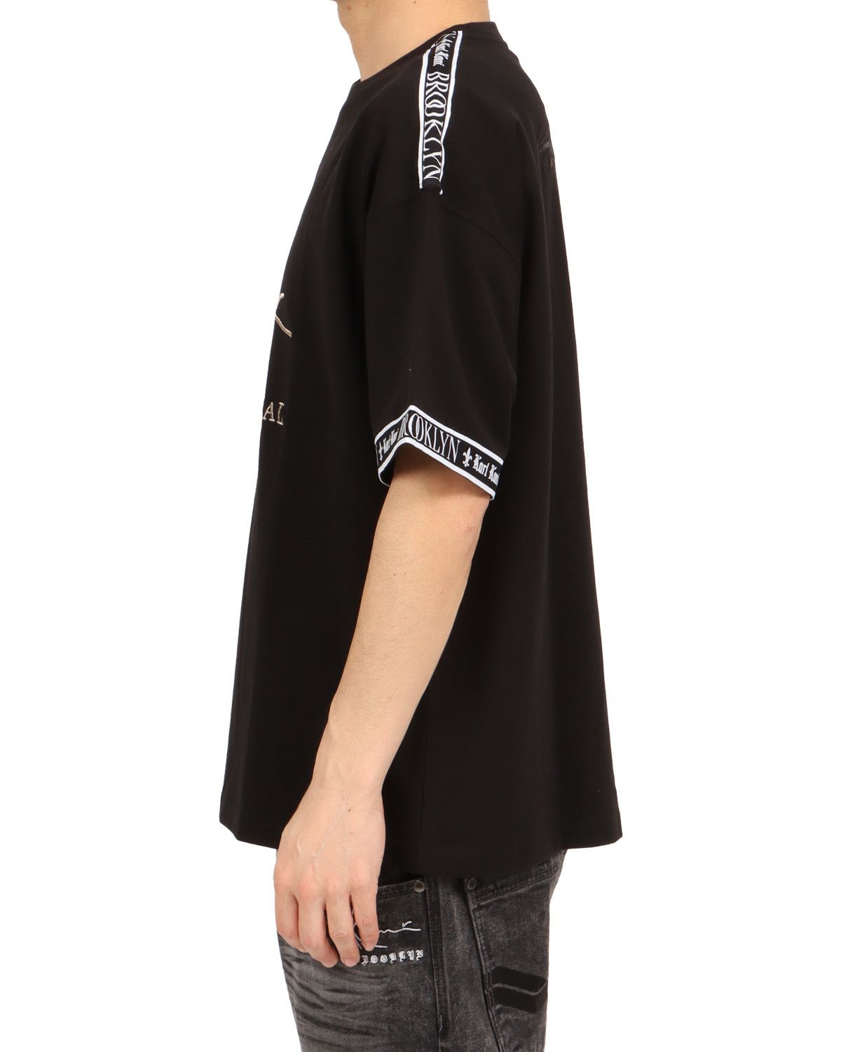 ブラック：180cm67kg(Lサイズ着用)