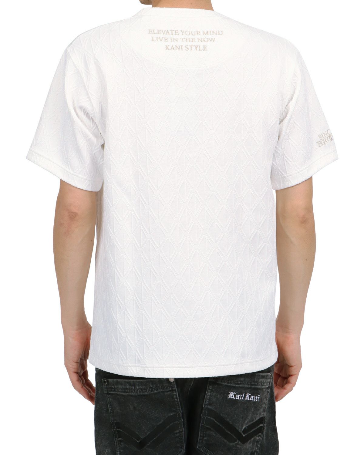 ホワイト：180cm67kg(Lサイズ着用)