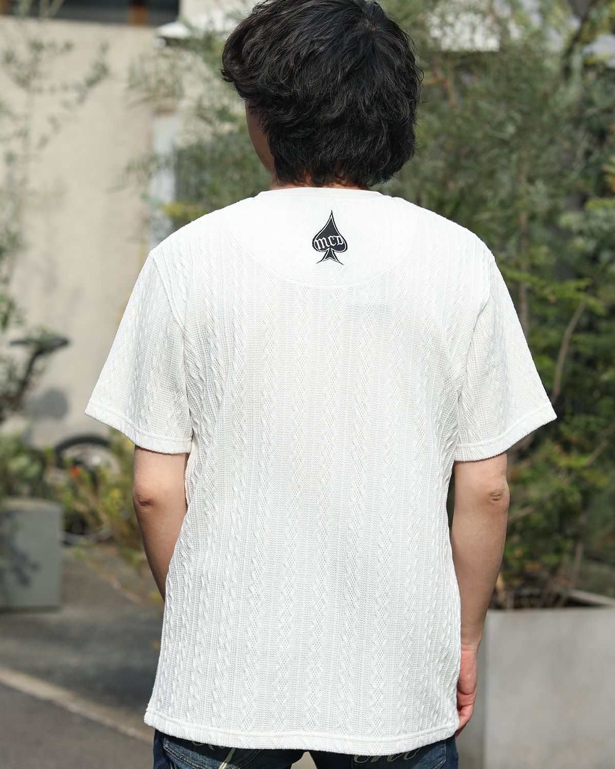 ホワイト:173cm/63kg(XLサイズ着用)