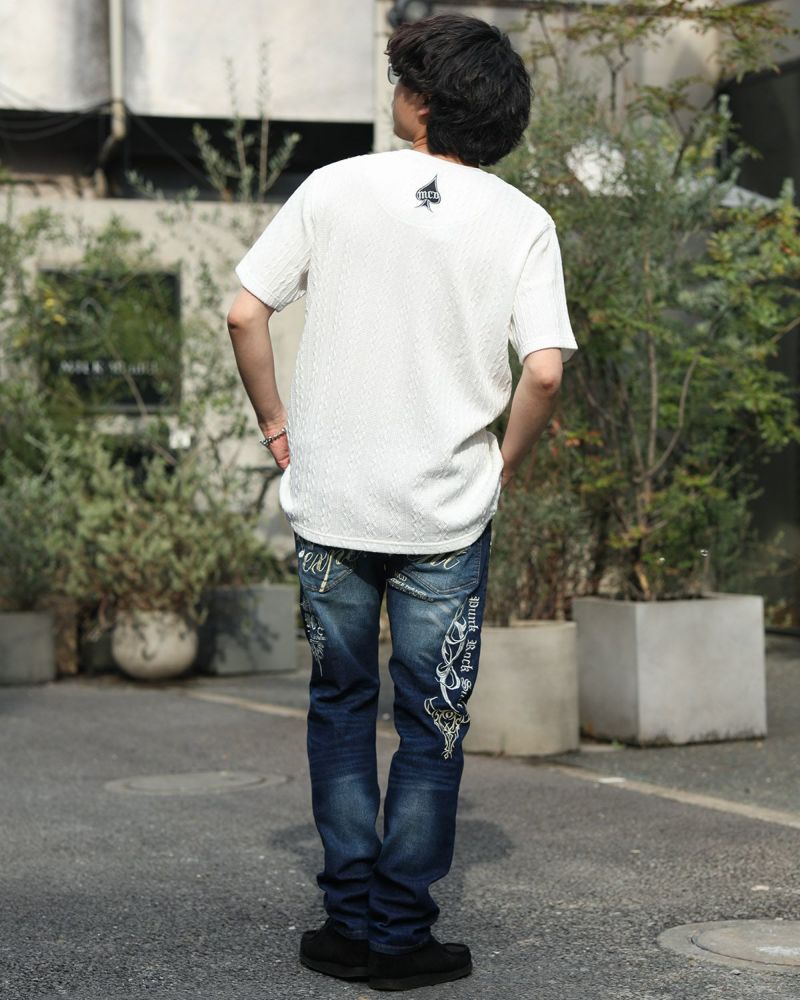 ホワイト:173cm/63kg(XLサイズ着用)