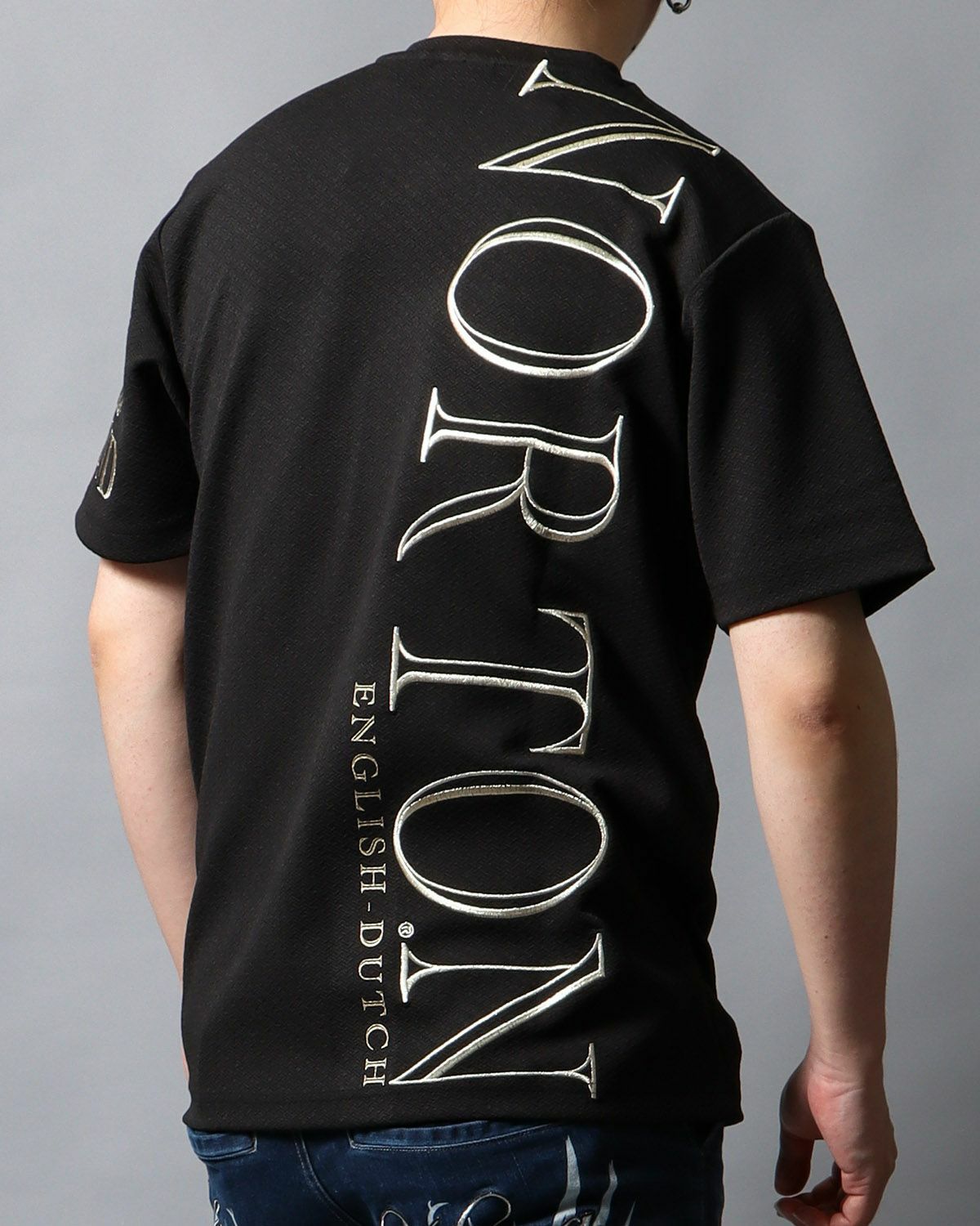 ブラック：178cm/75kg(Lサイズ着用)