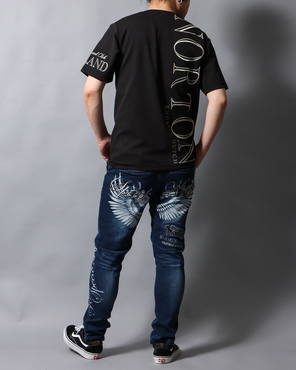 ブラック：178cm/75kg(Lサイズ着用)