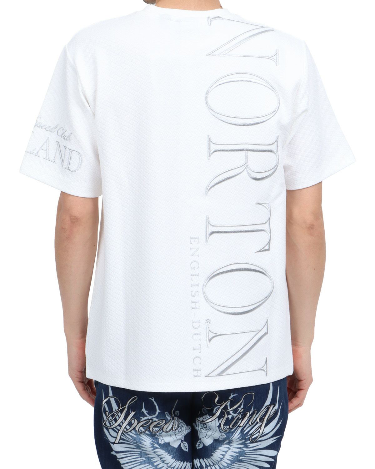 ホワイト：180cm67kg(Lサイズ着用)